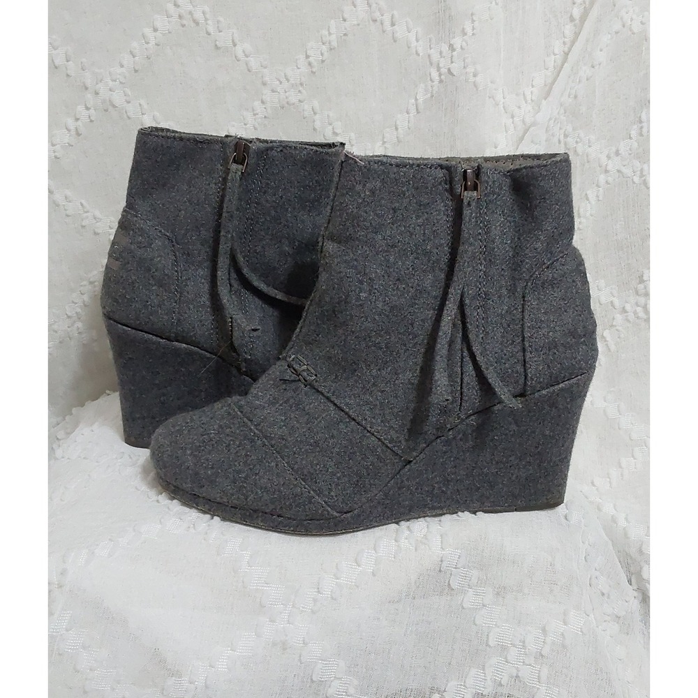 TOMS Women 7.5 Grey Felt Wool Wedge Ankle Booties Tassel Zip Boots